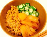 簡単朝ご飯♡オクラ納豆とイカの漬け丼作り方3写真