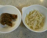 大根の皮の梅酢肉あえ作り方1写真