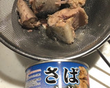 サバ水煮缶とアスパラをアヒージョの素で…作り方4写真