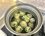 白菜とニラ入り鶏肉団子スープ作り方8写真