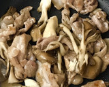 簡単！豚肉と舞茸の味噌炒め♡シソ添え♡作り方6写真