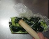 かち割りきゅうりと竹輪のニンニク醤油漬け作り方1写真