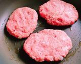 手作り玉ねぎソースで！ズボラなハンバーグ作り方4写真