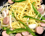 魚肉ソーセージ 焼きそば麺 でナポリタン作り方5写真