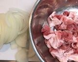 腸まで届く新玉と豚もものマスタード炒め作り方2写真