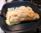 チーズで巻いてソーセージが入った卵焼き作り方13写真