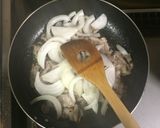 超簡単☆ごはんによく合う豚照りマヨ丼！作り方3写真