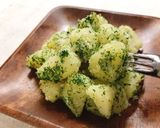 簡単♪粉チーズたっぷり粉ふきいも♡作り方3写真