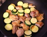 mルーで簡単！鶏とズッキーニスープカレー作り方4写真