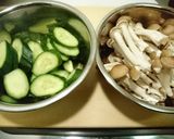 きゅうりと豚肉の豆板醤炒め作り方1写真