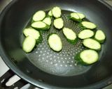 きゅうりと豚肉の豆板醤炒め作り方3写真