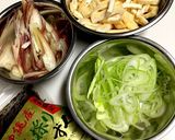 もずくとみょうがのお味噌汁作り方1写真