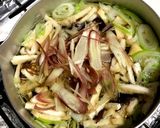 もずくとみょうがのお味噌汁作り方2写真