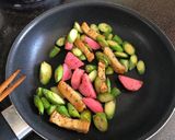 簡単！アスパラと練り物炒め作り方3写真