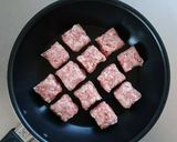 簡単節約☆豚ひき肉のサイコロステーキ。作り方3写真