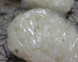 米粒感をたのしむ♡　ふんわりおむすび作り方13写真