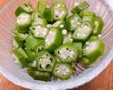 オクラの卵黄和え作り方1写真