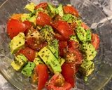 簡単副食！トマトとアボカドのバジルサラダ作り方4写真