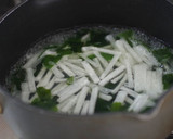 すぐできる！大根とわかめの中華スープ作り方2写真
