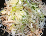 我が家の丼　やみつき☆ネギ塩もやしの豚丼作り方5写真
