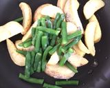 鶏もも肉と冷凍ポテトの甘酢炒め作り方3写真