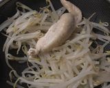 鶏皮ともやしの胡麻キムチ和え作り方2写真