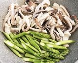 イカとアスパラガスのカレー粉炒め作り方5写真