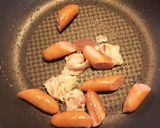 簡単★ニンニク豚肉ネギウインナーの炒飯！作り方2写真