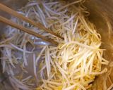 豆苗ともやしと卵のスープ。作り方2写真
