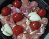 鶏ももとミニトマトのアヒージョクミン風味作り方3写真