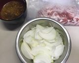 豚バラと玉ねぎの生姜焼き作り方1写真
