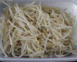 美味♪塩麹豚肉もやしキクラゲ胡瓜の炒め物作り方3写真