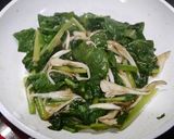 簡単！銀鮭舞茸ほうれん草の胡麻炒め作り方5写真