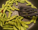 簡単おつまみ☆枝豆のペペロンチーノ作り方4写真