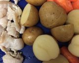 新ジャガと鶏皮で肉ジャガ作り方2写真