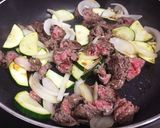 牛肉とズッキーニのオイスターソース炒め作り方4写真