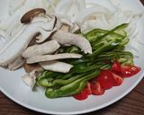 ホットプレートでピザの具作り方1写真
