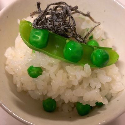 旬のスナップえんどう炊飯器でお豆ご飯 by マカダミアん