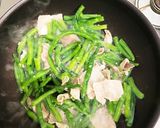 豚こまと三度豆のガーリック炒め作り方3写真