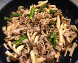 豚肉とアスパラのきのこ炒め *☻*作り方3写真