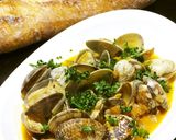 スペイン式白ワイン入ムール貝のアヒージョ作り方12写真