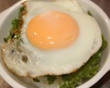 チリ味ソースでロコモコ丼作り方3写真