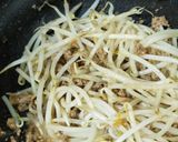 ☆あと一品♪もやしのピリ辛肉味噌炒め☆作り方2写真