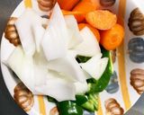 チーズイン磯部いももちと野菜の塩ダレ炒め作り方2写真