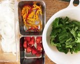 野菜と蒸し鶏のサラダ作り方1写真