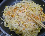 簡単！銀鮭フレークのもやし炒め作り方3写真