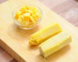 絶品！とうもろこしとベーコンのみそ汁作り方2写真