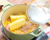 絶品！とうもろこしとベーコンのみそ汁作り方5写真