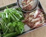 豚肉とみょうが、水菜の煮浸し。作り方1写真