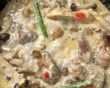 鶏モモ肉・キノコのマスタードクリーム煮作り方7写真